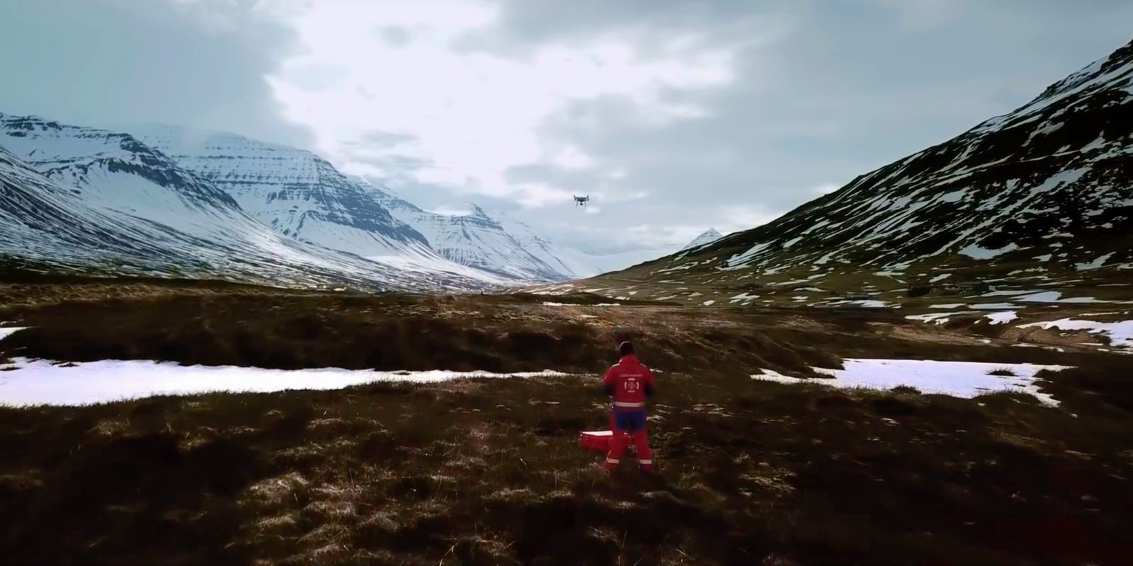 Press release: EENA awards heroic Icelandic drone rescue