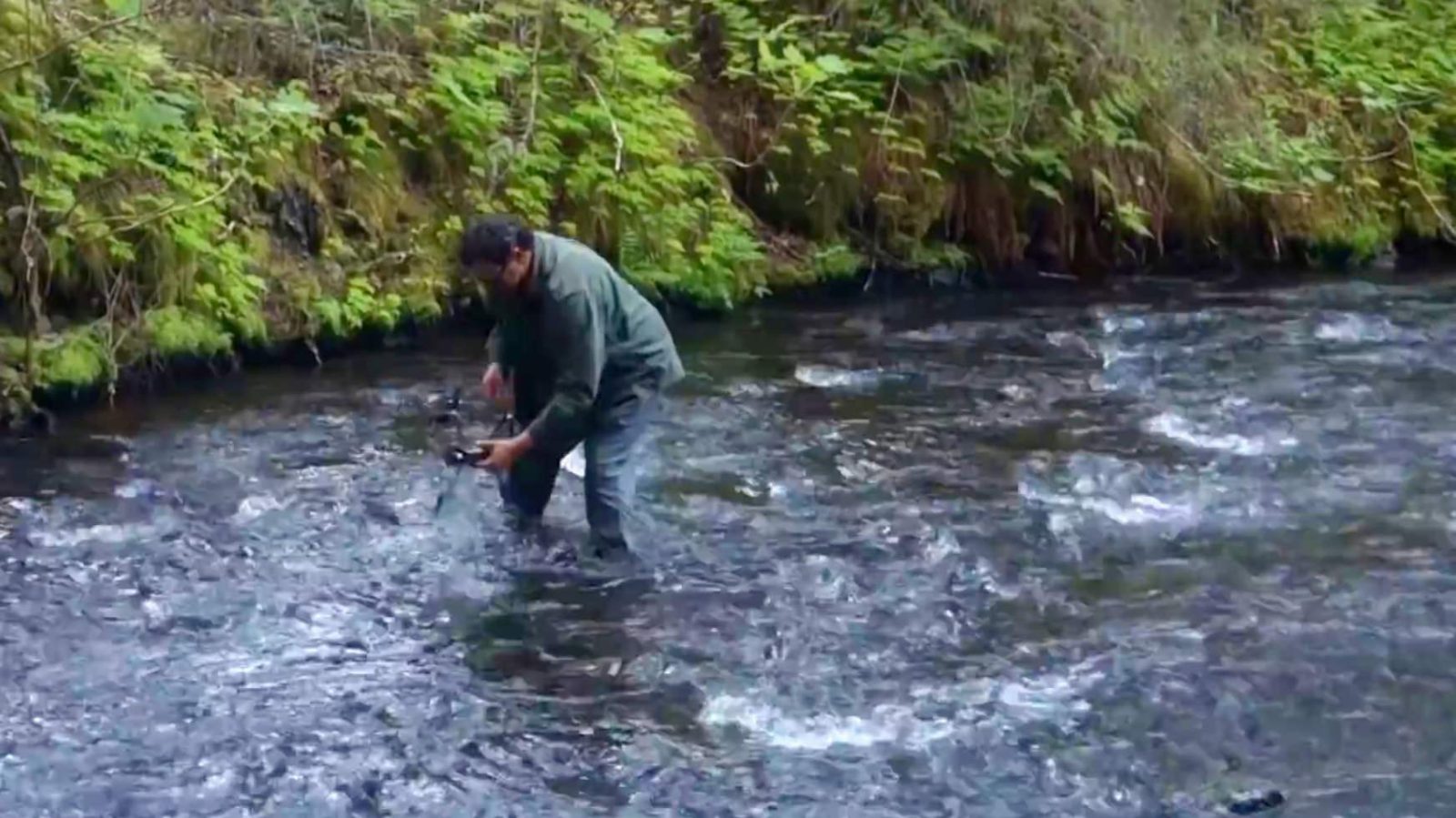 Man wades through water to recover DJI Mavic Pro from an Alaskan river. Will the drone ever fly again? [video]
