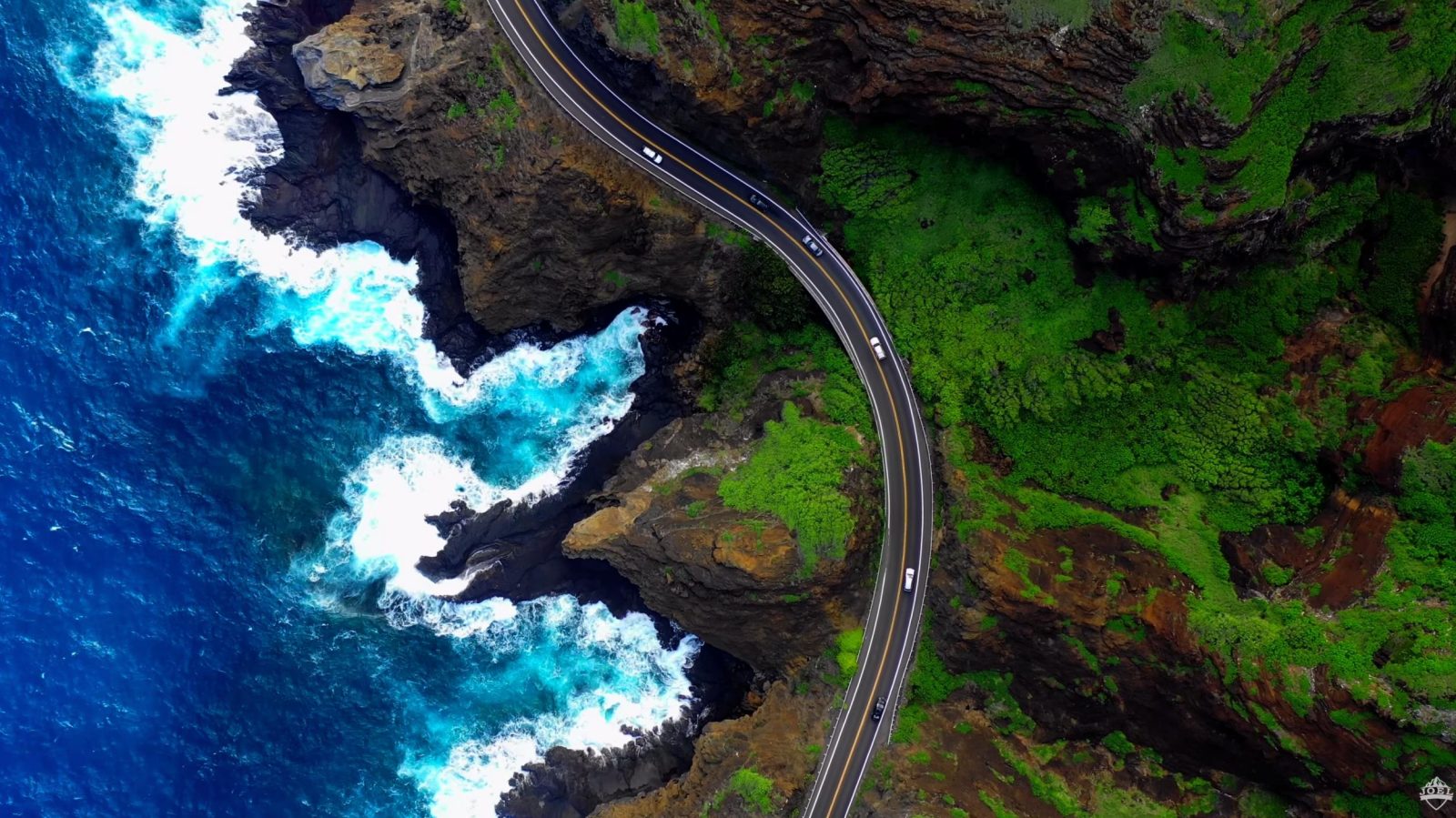 DroneRise - DJI Mavic 2 Pro's perspective of Oahu, Hawaii