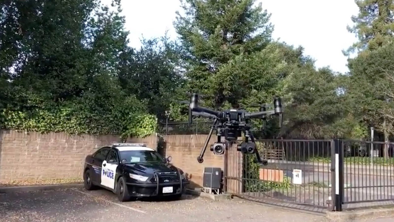 DJI Matrice 210 with Zenmuse XT2 thermal and Z30 zoom camera. ultimate police drone