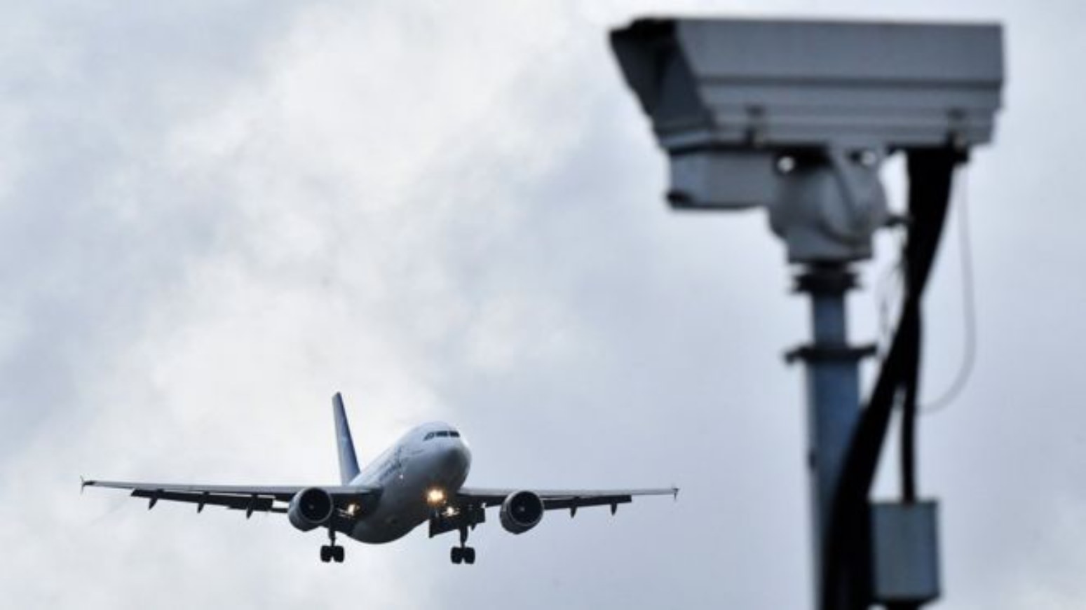 Sustained drone attack closed Gatwick, airport says