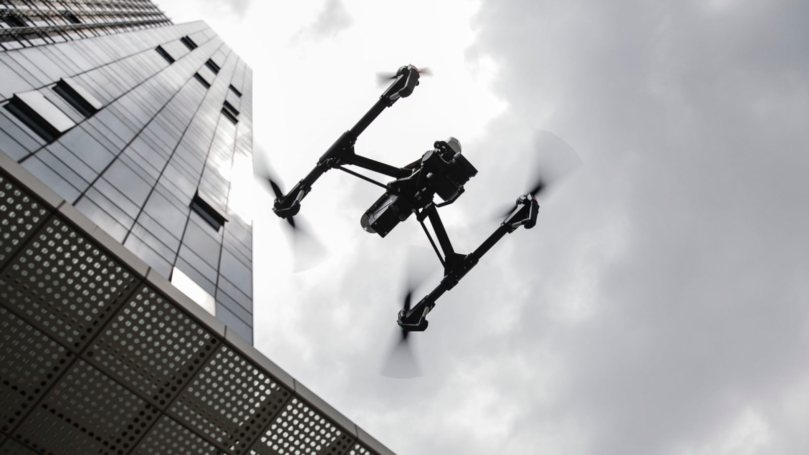 DJI drones banned by tech supplier to U.S. law enforcement agencies in favor of Skydio